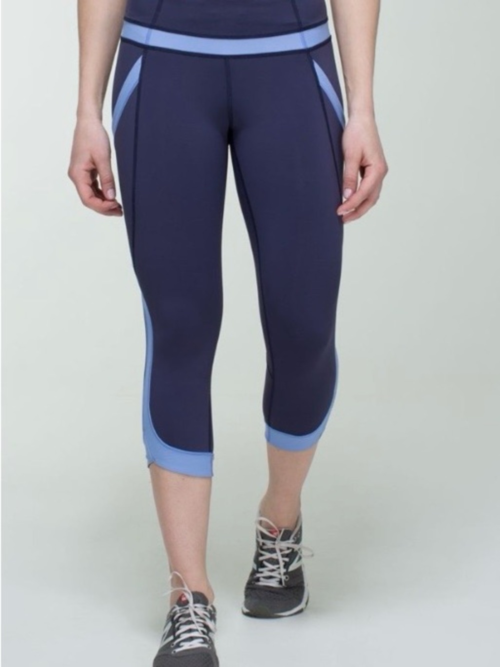 Lululemon chase me crop II activewear leggings colorblock size 4